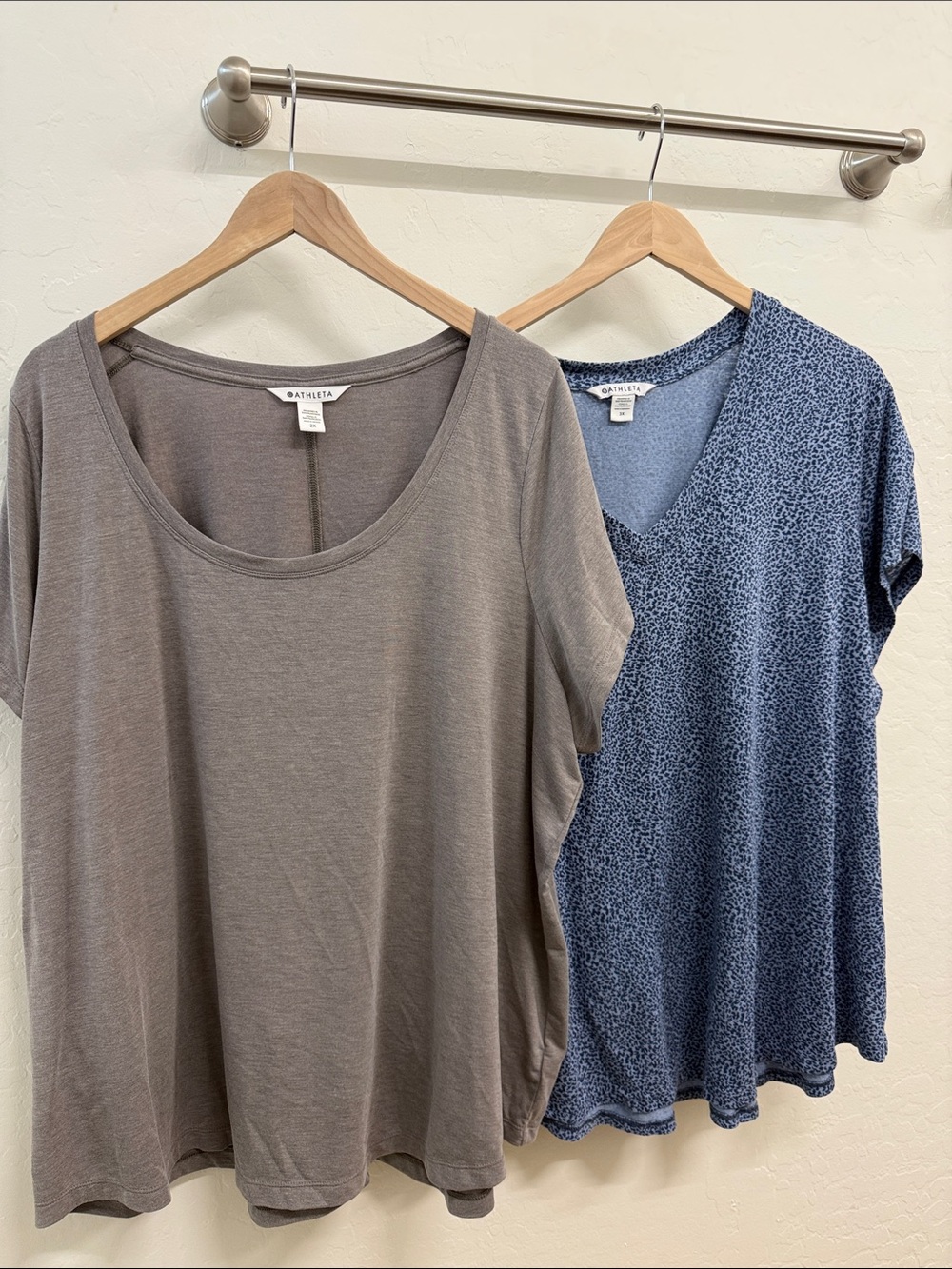 Athleta Short Sleeve Tees in Gray and Blue Print scoop neck 2x; Animal print 3x